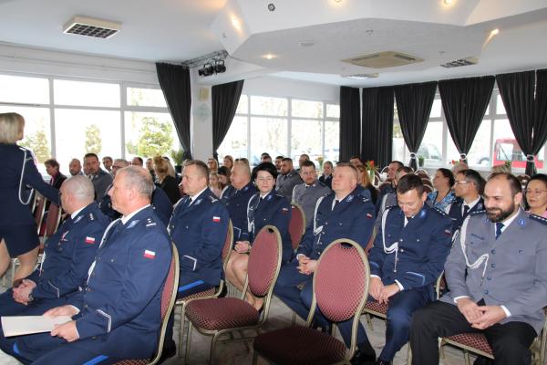 Uroczyste pożegnanie ze sztandarem Komendanta Powiatowego Policji w Łobzie 13.01.2025